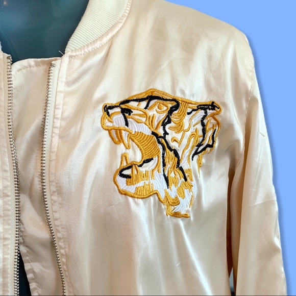 💖SOLD ON DEPOP💖 Gold Satin Bomber Jacket - Picture 2 of 3